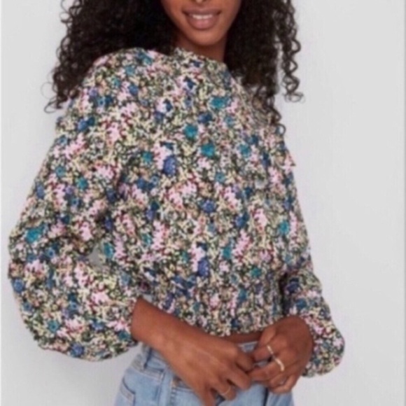 wild fable Tops - Wild Fable Pale Floral Ruffle Long Sleeve Blouse